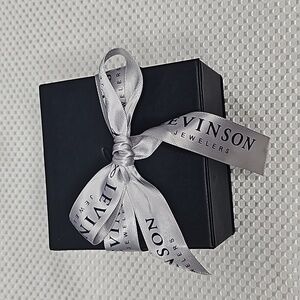 LEVISON JEWERLY / NECKLACE-BOX -  NAVY